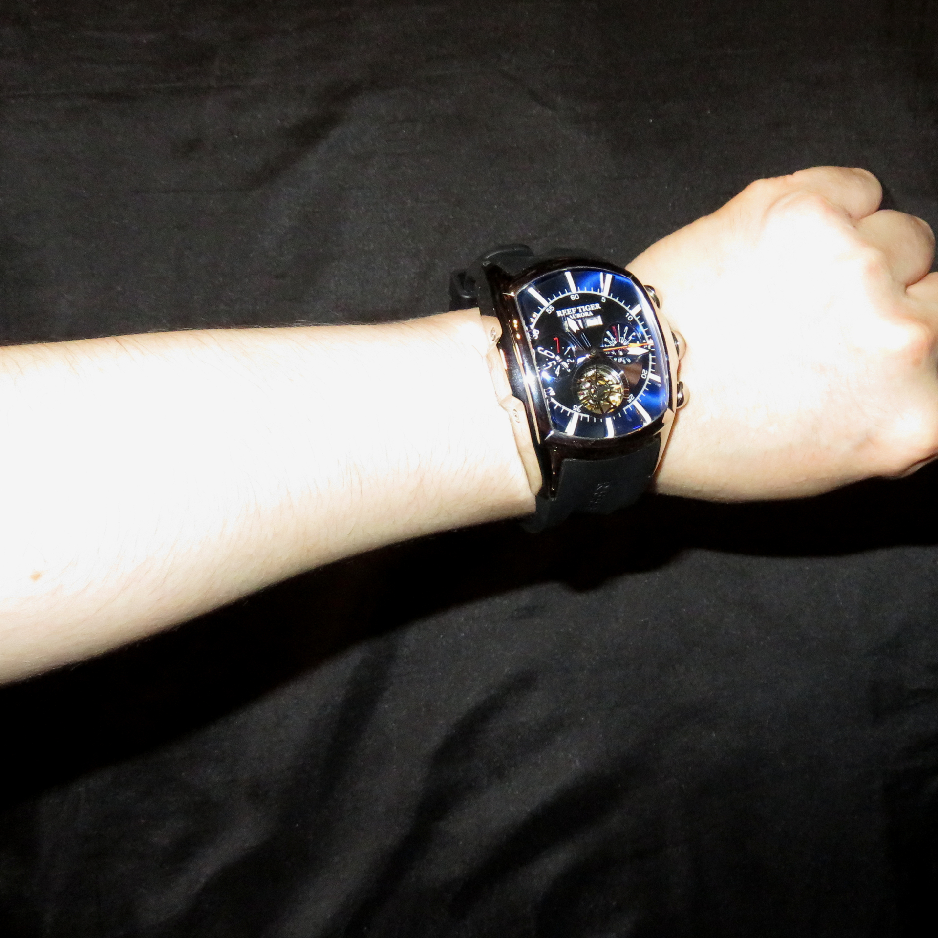 派手な機械式時計好きには堪らない「Reef Tiger RGA3069」1000分の1の価格でチャイナ時計愛好家からはコアな人気:  時任金時の時々Watch